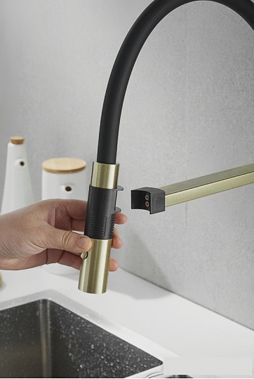 Kern 2075  Matt Gold Смеситель для кухни золото-матовое, гибкий излив на магните.