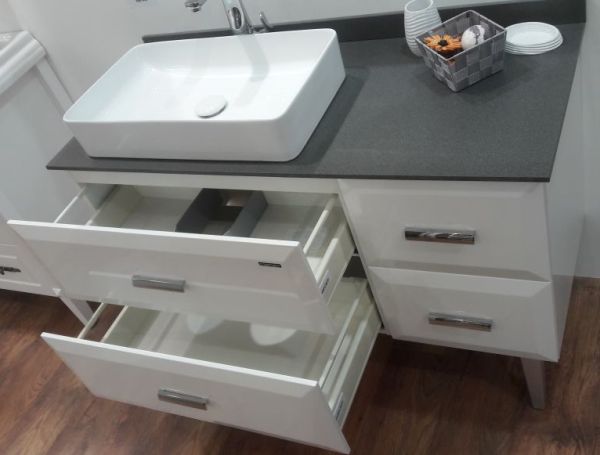 COMFORTY. Тумба-умывальник Империя-120 белый глянец с антрацитовой столешницей, с раковиной COMFORTY 78189