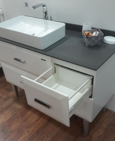 COMFORTY. Тумба-умывальник Империя-120 белый глянец с антрацитовой столешницей, с раковиной COMFORTY 78189